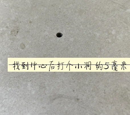 陆良瓷砖空鼓维修公司专业解答在瓷砖铺贴过程中，如果砂料搅拌不均匀，将会带来以下问题