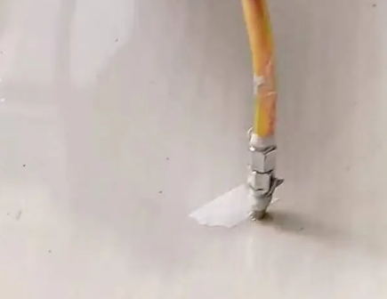 陆良瓷砖空鼓维修公司专业解答在瓷砖铺贴过程中，如果使用的砂料过粗（如全部使用了粗砂），可能会导致以下问题